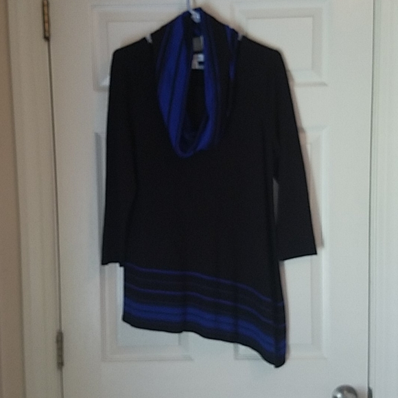 Top - Picture 2 of 4